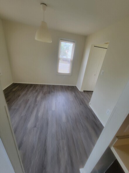 Building Photo - 5035 Berwyn Rd