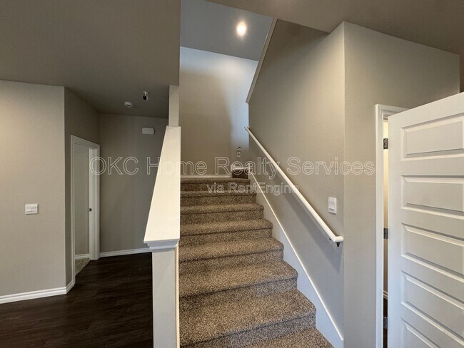 Building Photo - 2748 Alice Dr