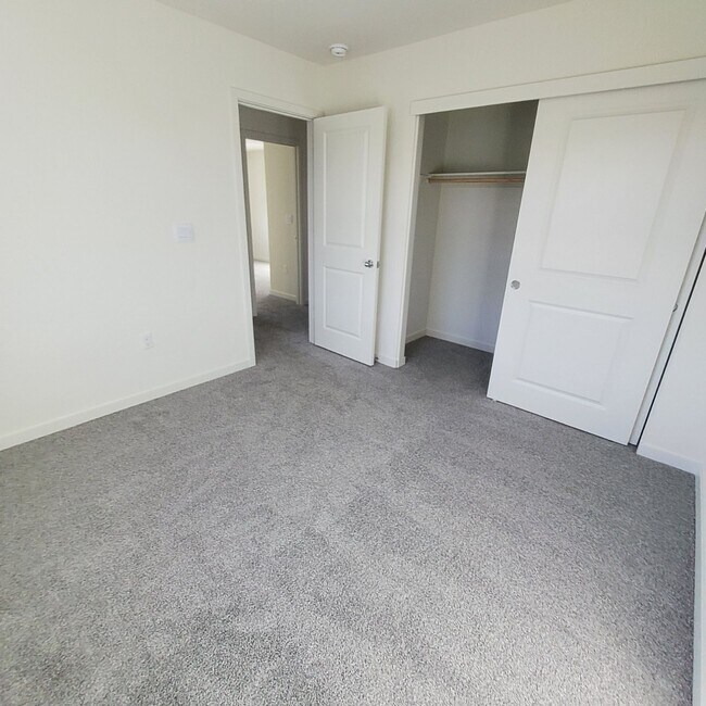 Building Photo - 2209 George Dr