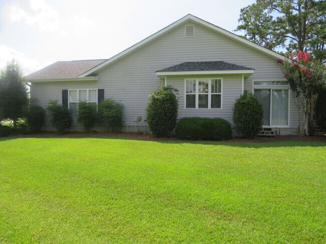 Building Photo - Hammocks at Brandywine Bay