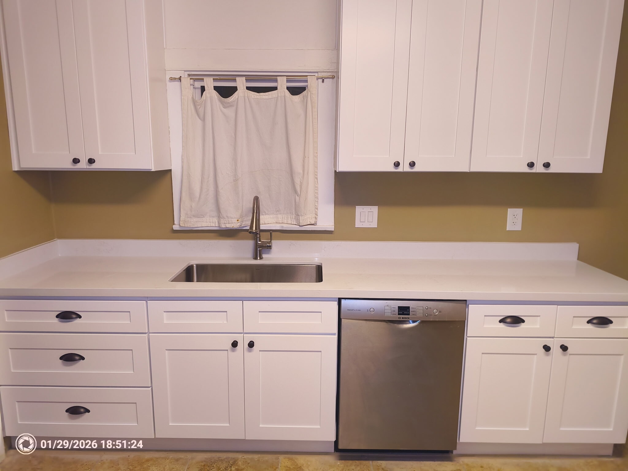 Building Photo - 2409 E Mabel St