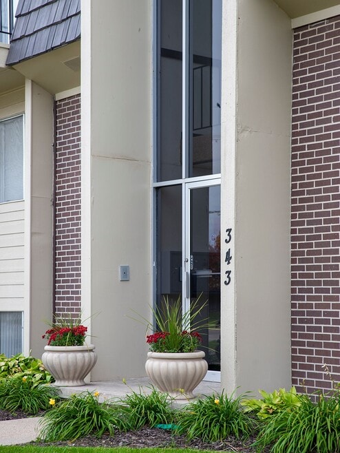 Building Photo - 78th Place
