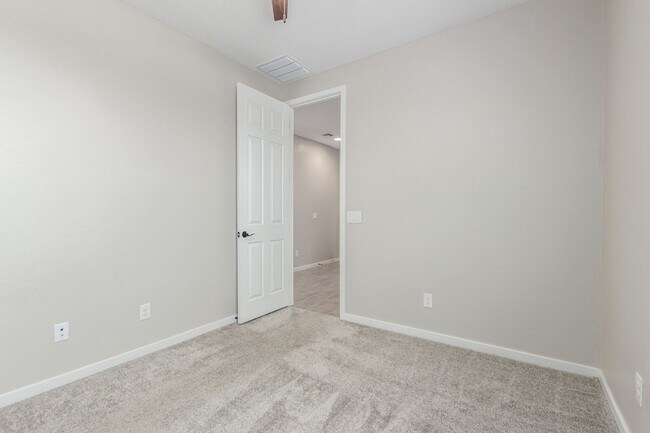 Building Photo - 18434 E Camila Dr