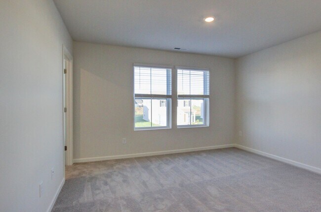 Building Photo - Wow!! 18-month lease in Sango!!