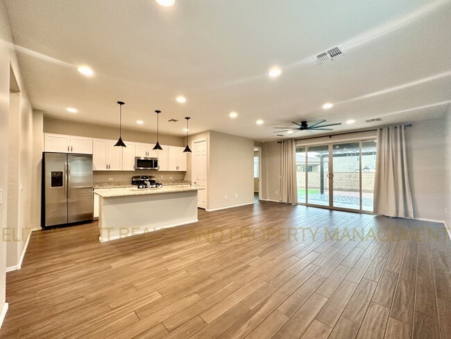 Building Photo - 6514 E Via Arroyo Azul