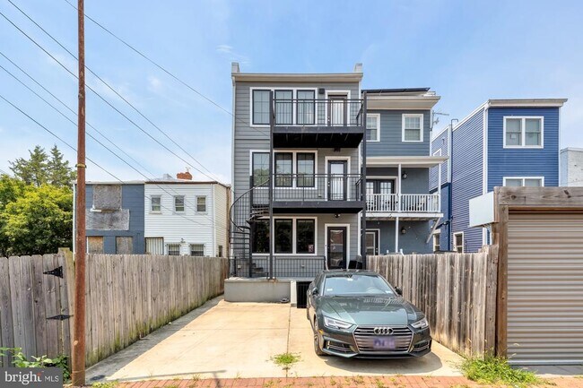 Building Photo - 330 16th St SE
