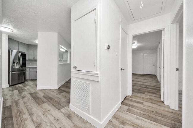 Building Photo - 11627 Bowlan Ln