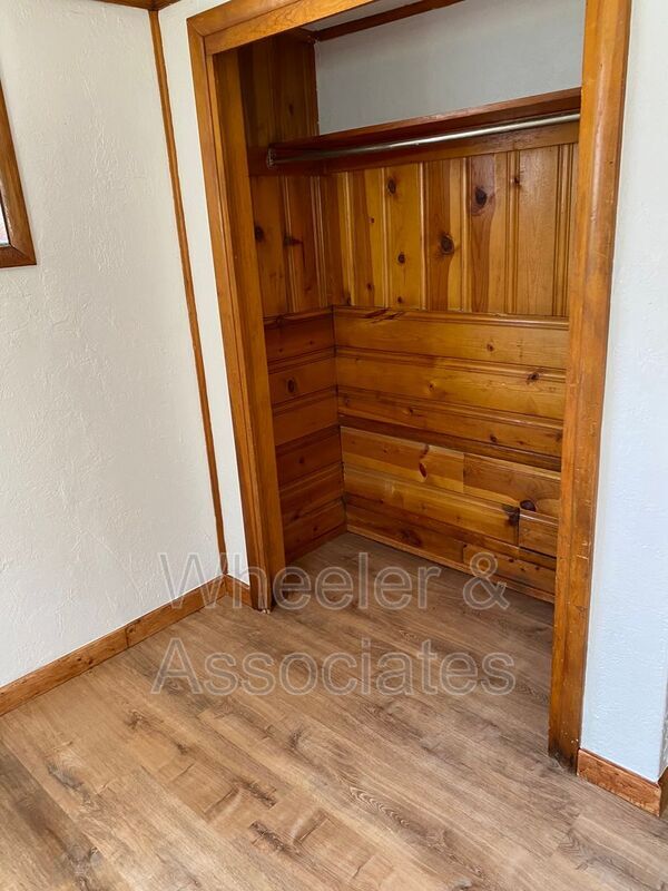 Building Photo - 784 E 450 S