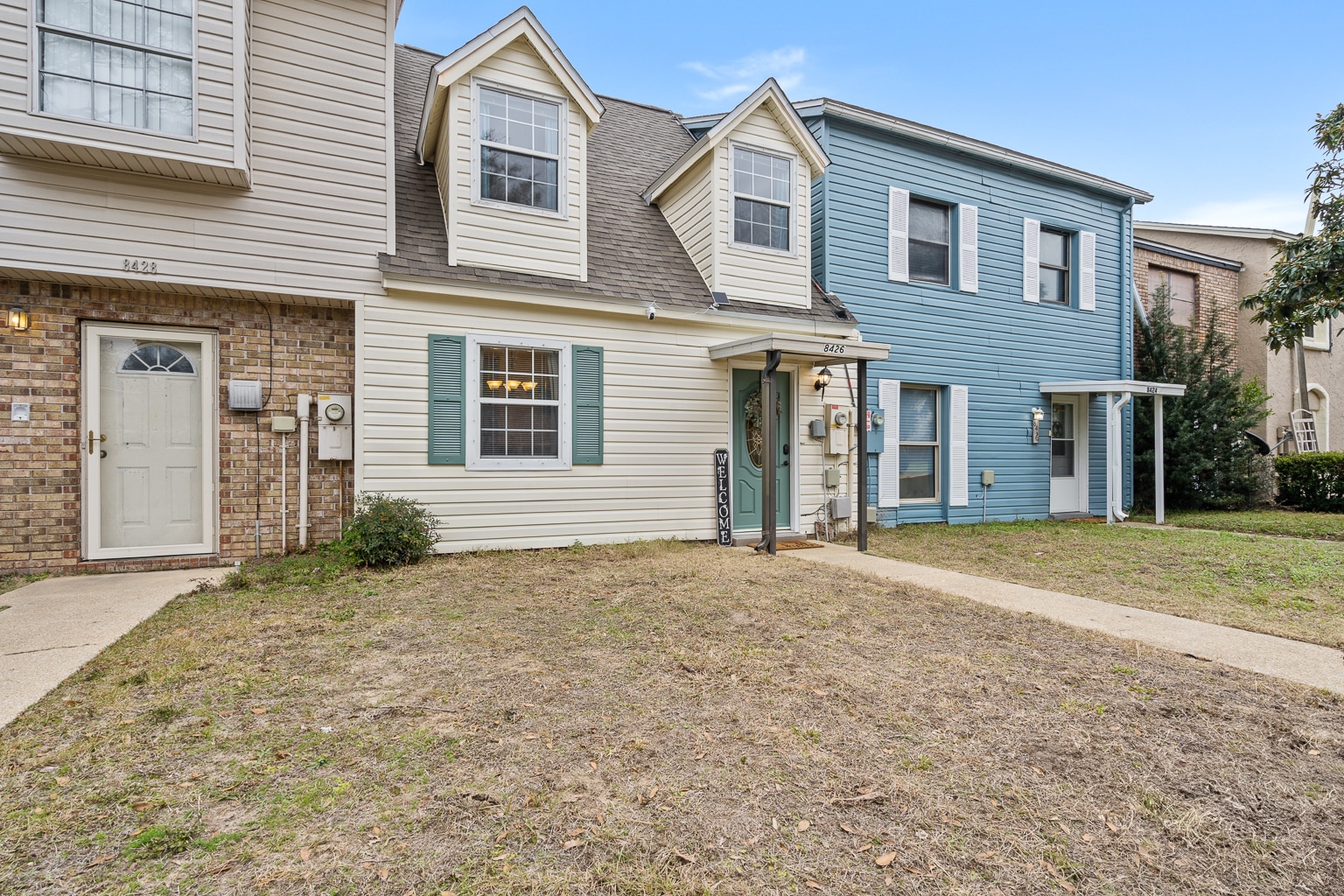 Front - 8426 Williamsburg Cir