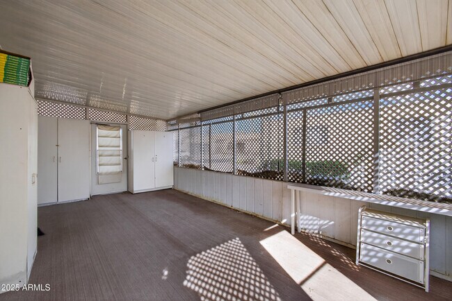 Building Photo - 5807 E Leonora St