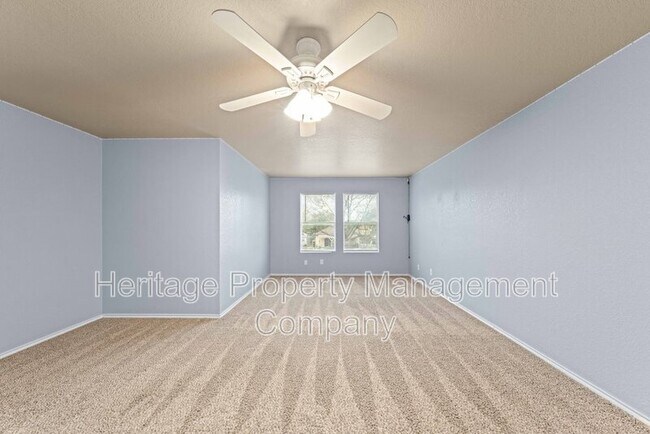 Building Photo - 915 Ridingate Farm