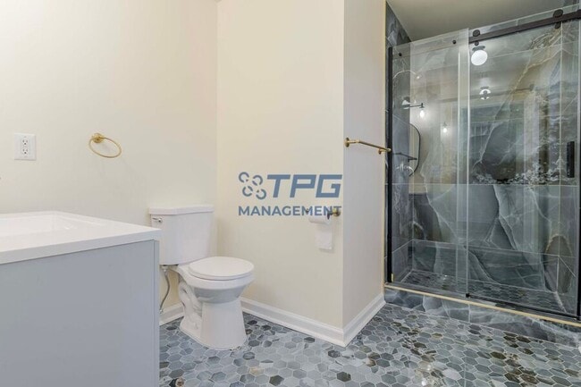 Building Photo - 33 Viking Ave