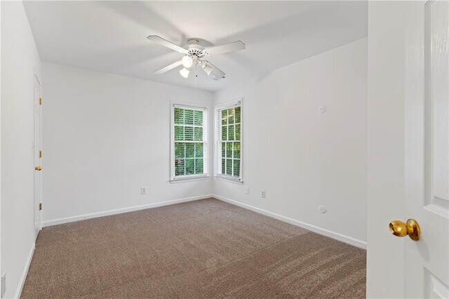 Building Photo - 1249 McLendon Dr