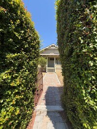 Building Photo - Quaint 2BD/1BA house in La Mesa Village available now for a 1-year lease!