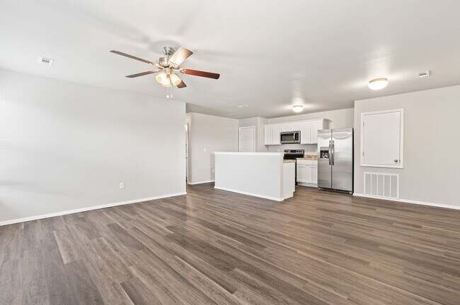 Building Photo - *Pre-Leasing* Three Bedroom | Two Bathroom Duplex with Full Service Lawn Care in Lawlis Ranch