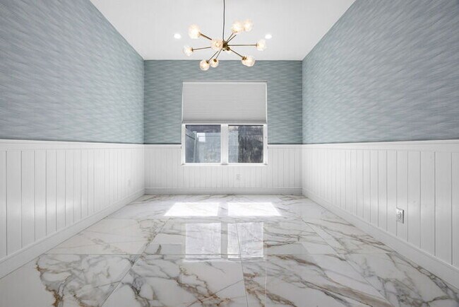 Building Photo - Fully Remodeled 5/4 Art Deco-Inspired Home...