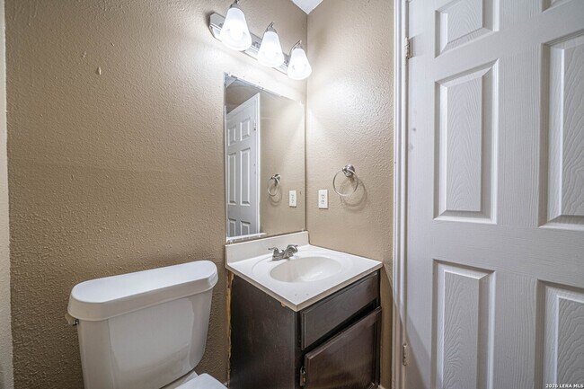 Building Photo - 821 Meadow Stone