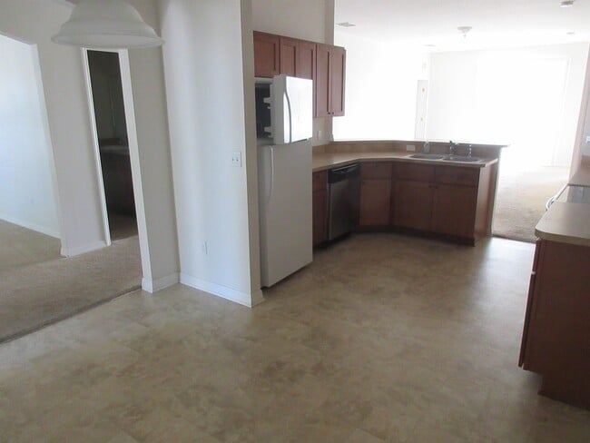Building Photo - 1211 Knollwood Dr