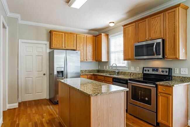 Building Photo - 861 Stroud Cir