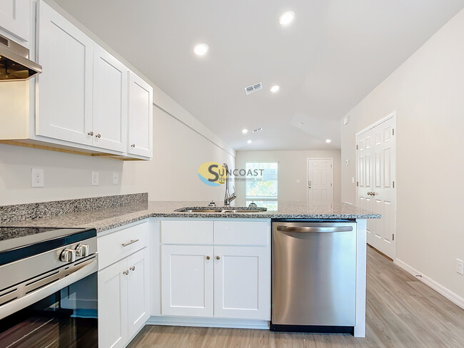 Building Photo - 6357 Spinnaker Blvd