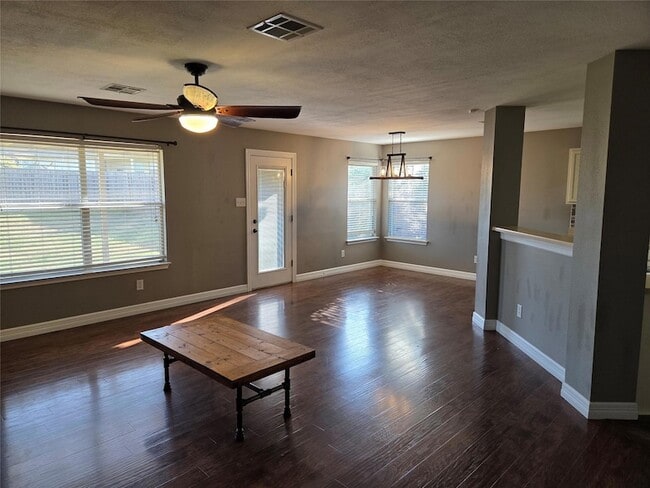 Building Photo - 208 Rock Hound Ln