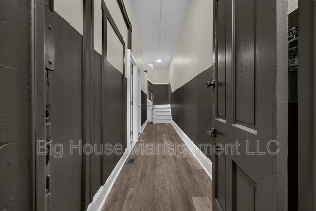 Building Photo - 1725 Hollins St