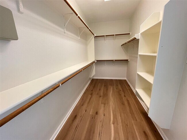 Building Photo - 15801 Belfin Dr