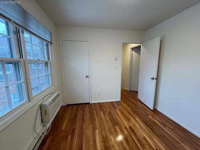 Building Photo - 165 Manorhaven Blvd