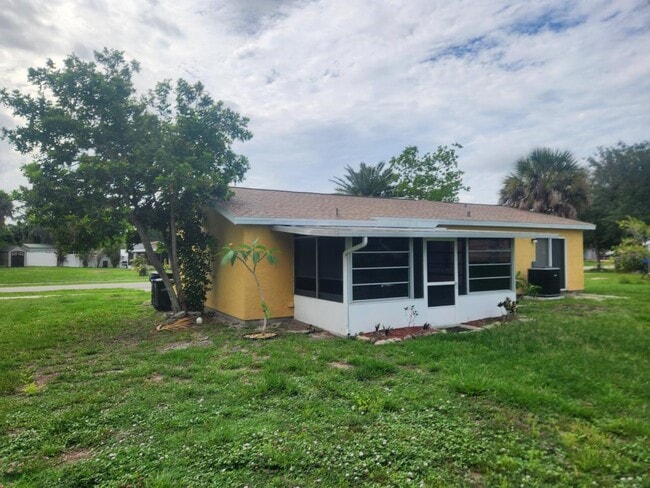 Building Photo - 3985 Avanti Cir