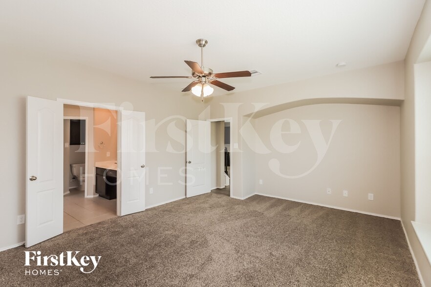 Building Photo - 439 Sky Ridge Dr