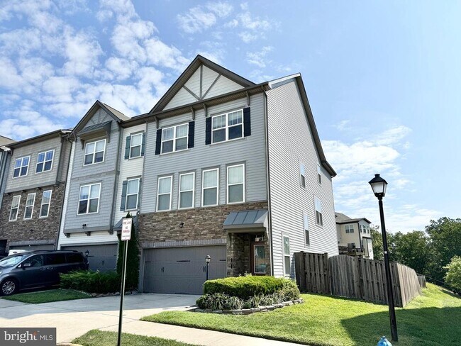 Building Photo - 7 Coulter Ln