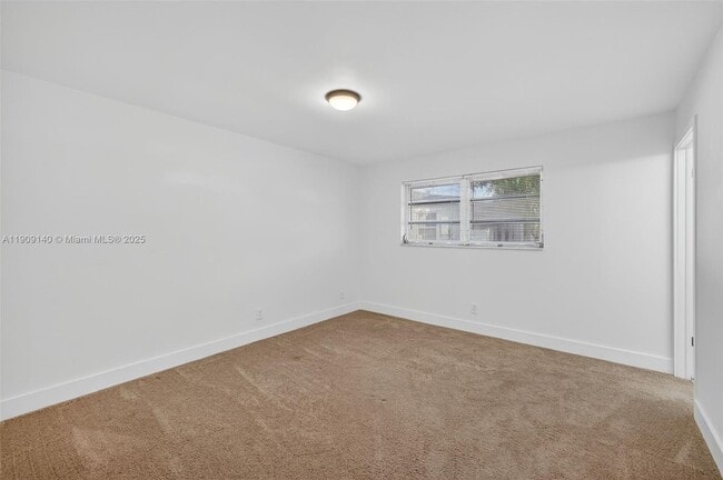 Building Photo - 339 SW 15th St