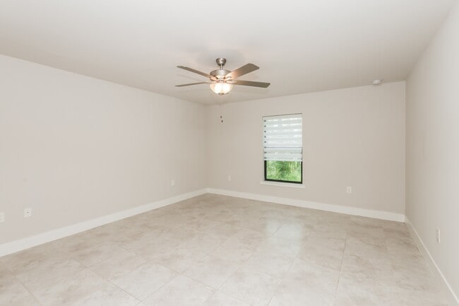 Building Photo - 2509 18th St W