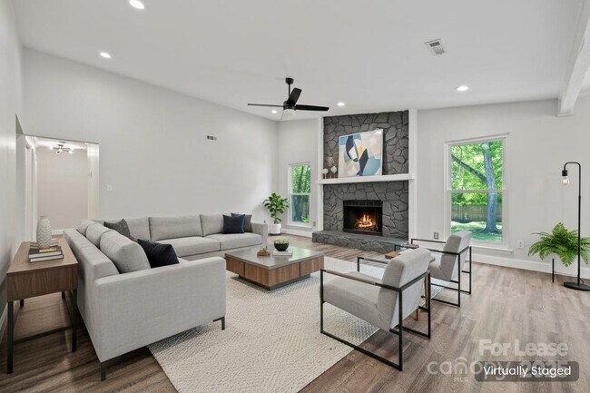 Building Photo - 6801 Stillmeadow Dr