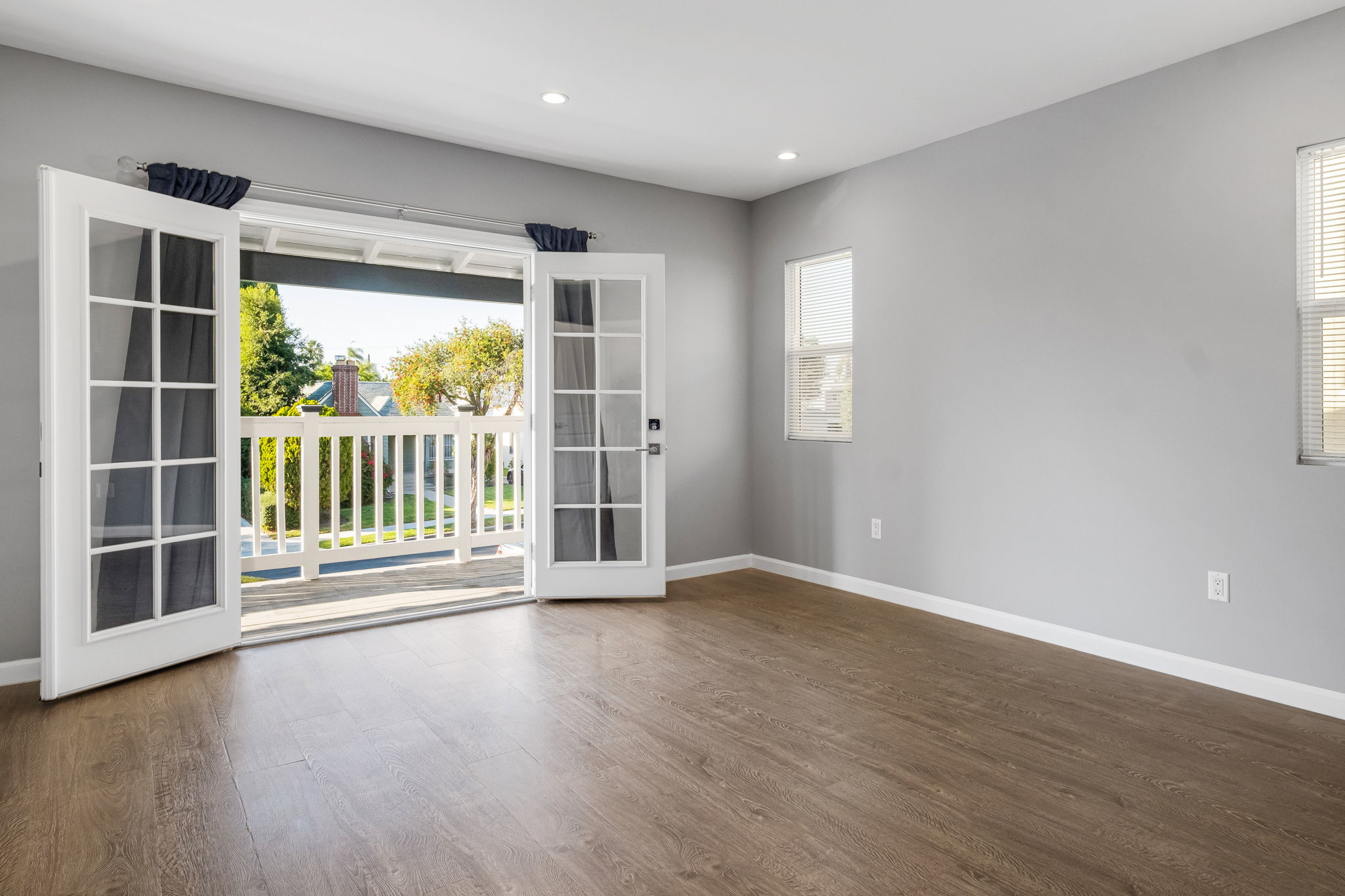 Building Photo - 1238 S Burnside Ave