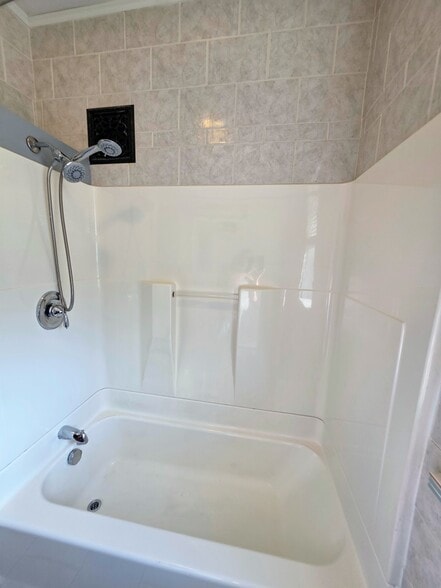 Bathroom - 5229 Lansdowne Ave