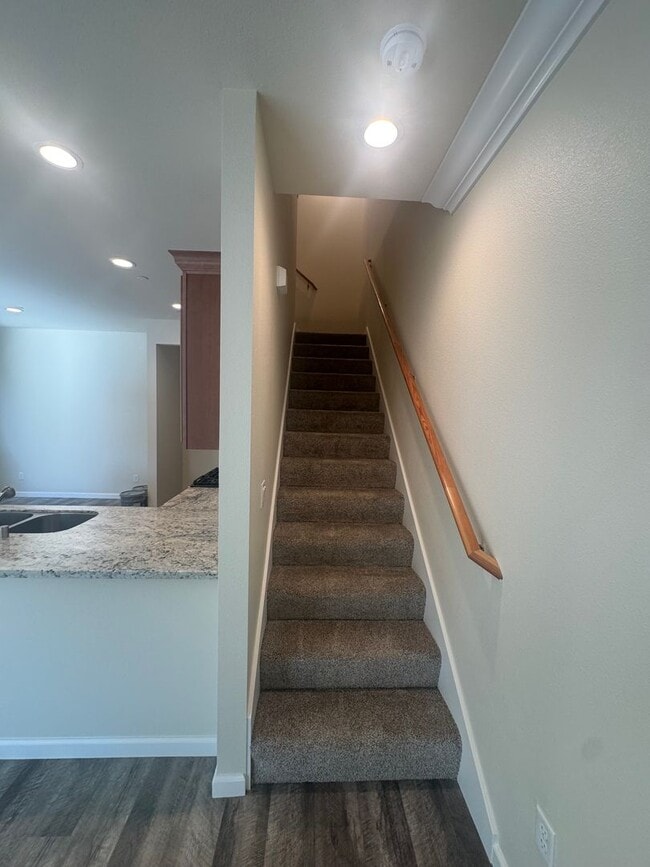 Building Photo - 842 Mission De Oro Dr