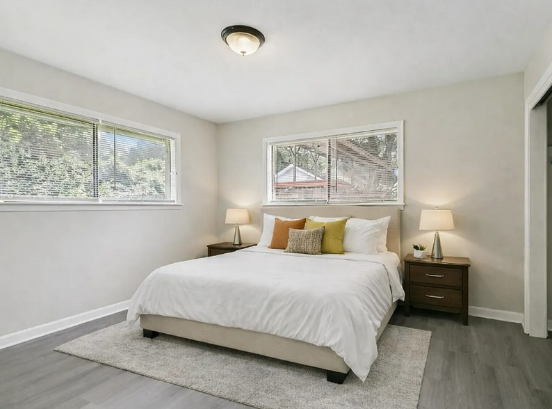 Building Photo - 5933 Dover Pl