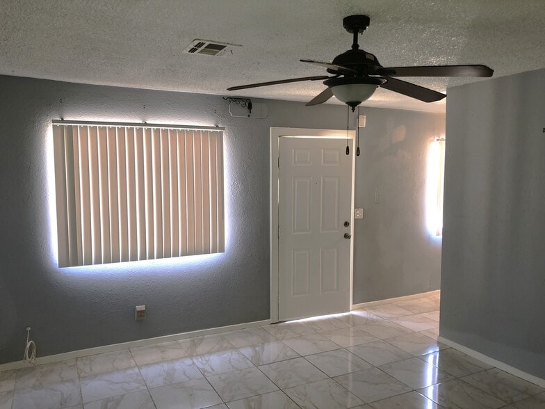 Building Photo - 1341 Oahu St