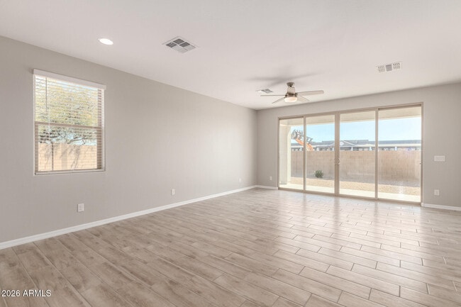 Building Photo - 1275 E Jahns Dr