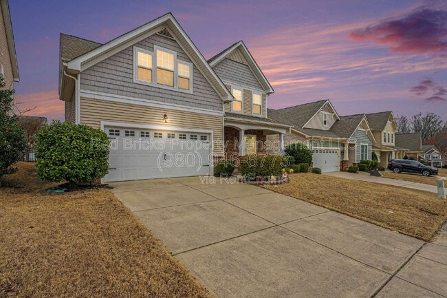 Building Photo - 1349 Middlecrest Dr NW