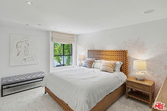 Building Photo - 720 Huntley Dr