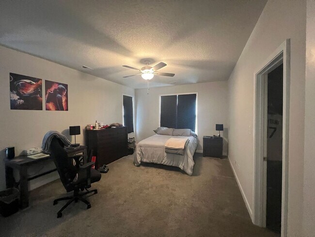 Building Photo - 210 Shallowbag Bay Ln