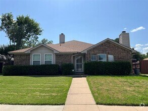 Building Photo - 306 Crowe Dr