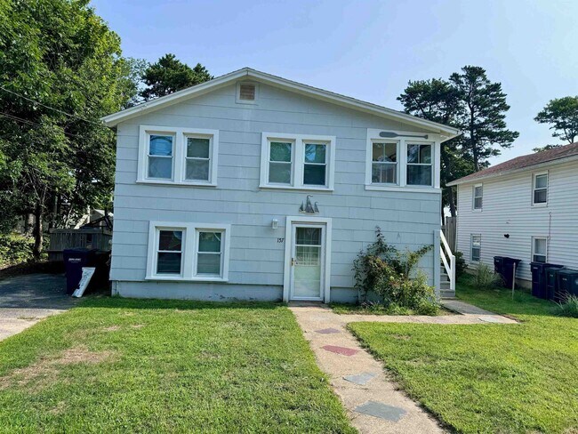 Building Photo - 157 Hills Beach Rd