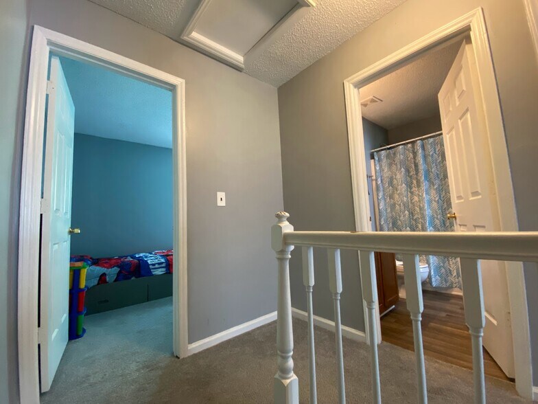 Stair to upper level - 541 Lex Dr