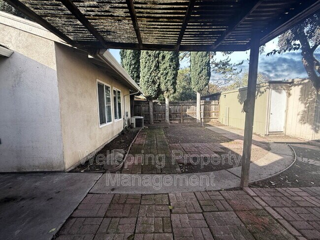 Building Photo - 3251 Mill Springs Dr