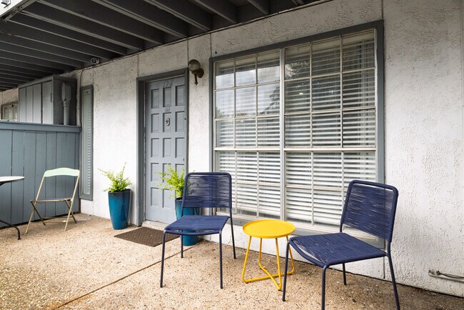 Building Photo - 12888 Montfort Dr