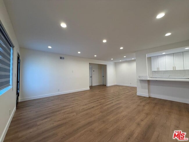 Building Photo - 9846 Monogram Ave