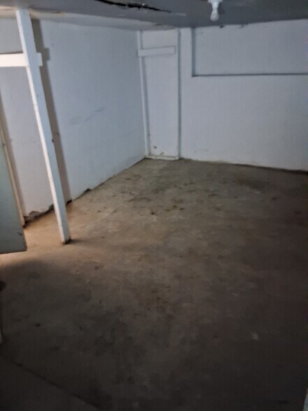 Building Photo - 5914 Lalite Ave